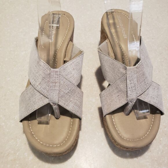 Donald Pliner Women's Ideal Basic Elastic Wedge Sandals Bone SZ 8.5 - Picture 2 of 8